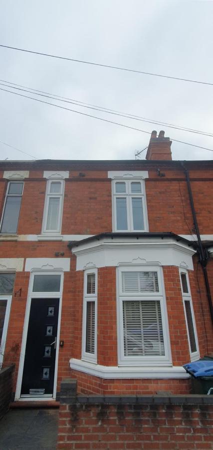 4 Bedroom, 6 Beds, 3 Bathrooms, Near Nec & Birmingham Airport, Business, Contractor And Family Friendly, Free Wi-Fi, Free Parking Coventry Eksteriør billede