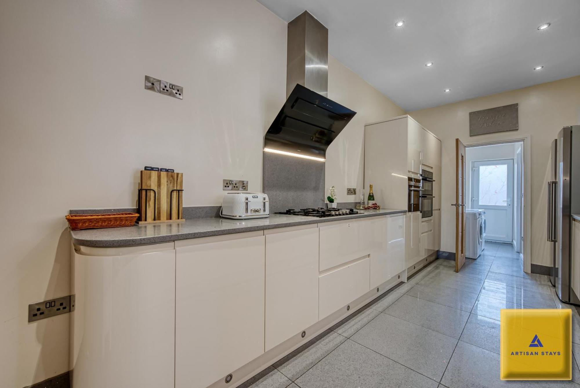 4 Bedroom, 6 Beds, 3 Bathrooms, Near Nec & Birmingham Airport, Business, Contractor And Family Friendly, Free Wi-Fi, Free Parking Coventry Eksteriør billede